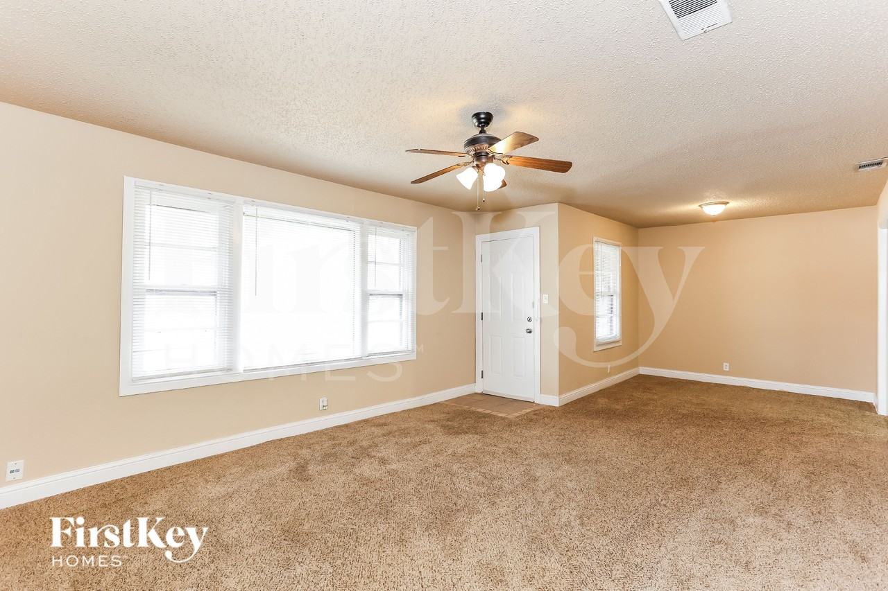 1103 Warden St - Photo 2 of 15