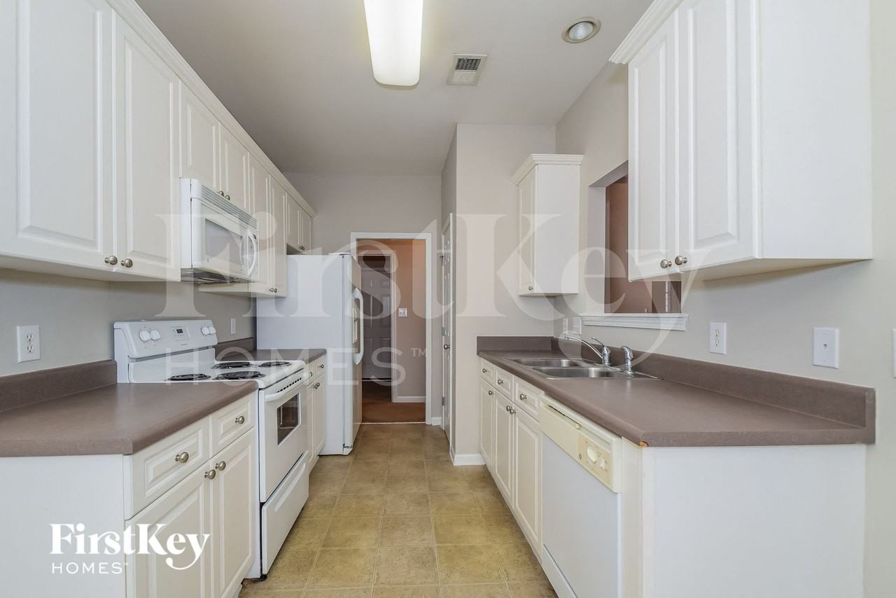 1011 Alden Glen Dr - Photo 7 of 15