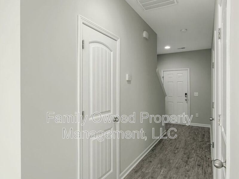 540 Truman Dr - Photo 5 of 30