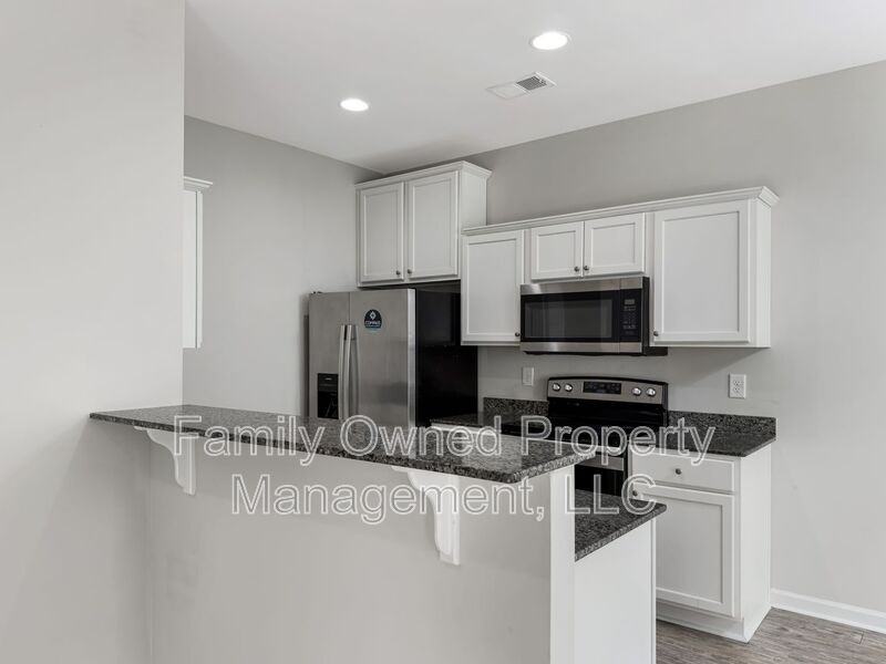 540 Truman Dr - Photo 7 of 30