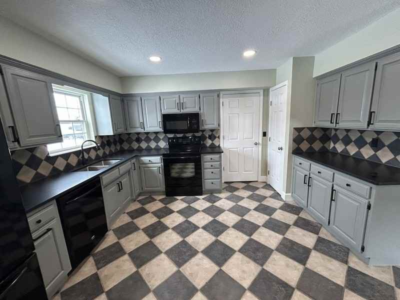 2312 W Birch St - Photo 5 of 16