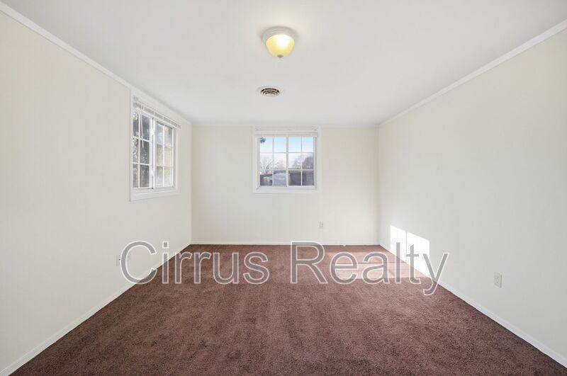 1924 Zinzer Rd - Photo 5 of 43