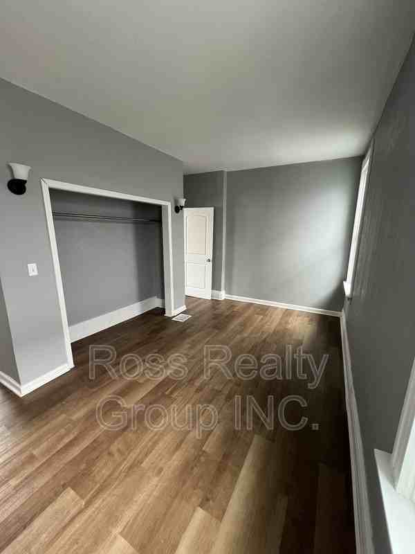 3156 Elm St - Photo 3 of 12