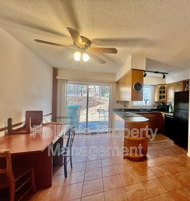 1118 Nottingham Cir - Photo 2 of 10