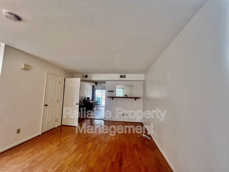 1118 Nottingham Cir - Photo 5 of 10