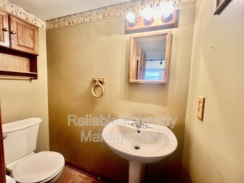 1118 Nottingham Cir - Photo 6 of 10