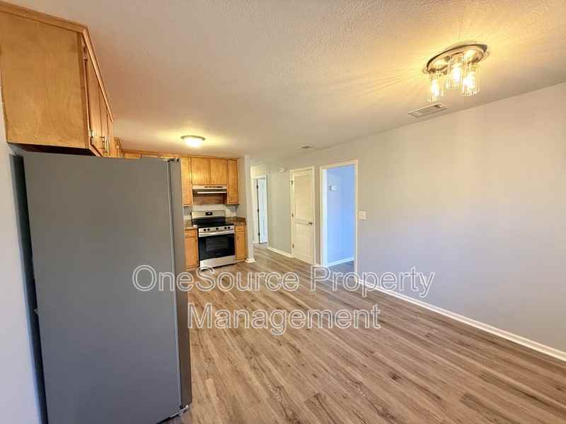 209 Earnest St - Photo 7 of 11