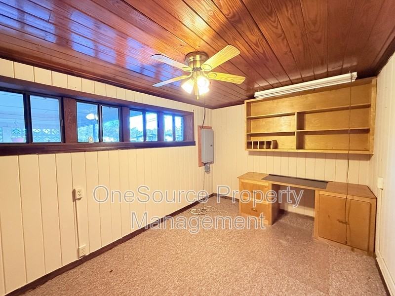 656 S 11th St - Photo 5 of 20