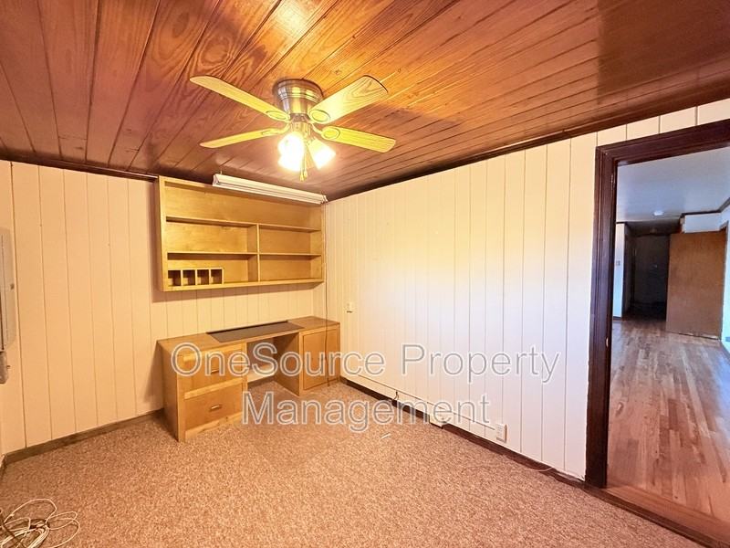 656 S 11th St - Photo 6 of 20