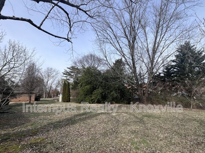 9505 E Laurens Ln - Photo 5 of 38