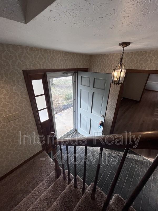 9505 E Laurens Ln - Photo 6 of 38