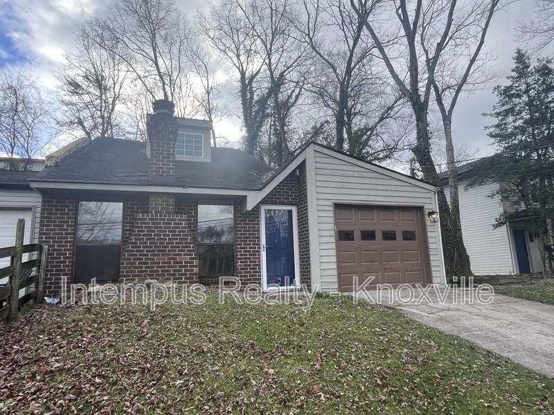 7666 Chatham Cir - Photo 2 of 24