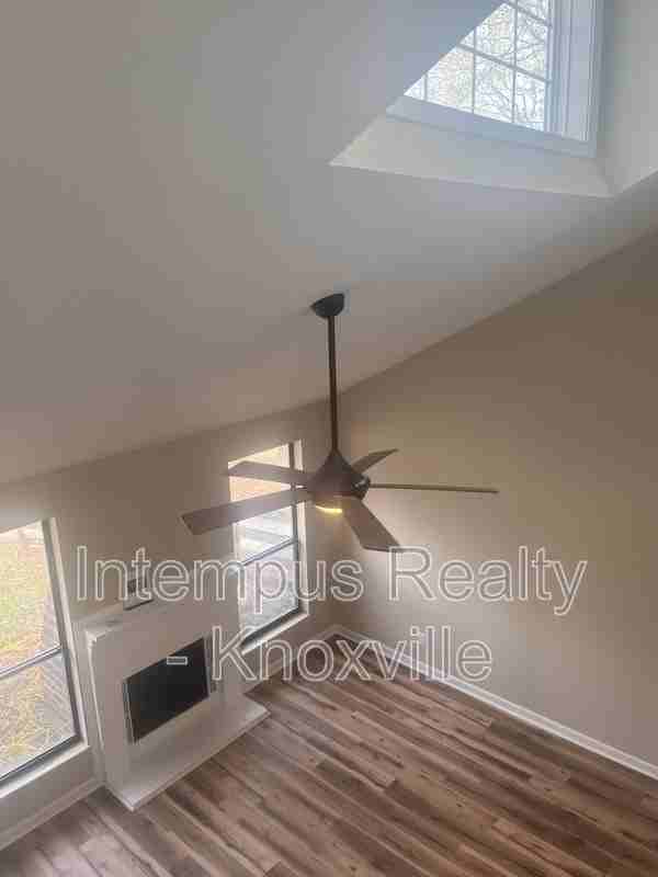 7666 Chatham Cir - Photo 5 of 24