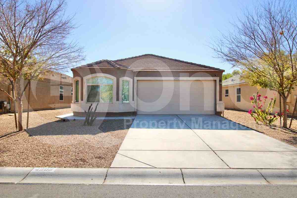 4605 E Tiger Eye Rd - Photo 2 of 10