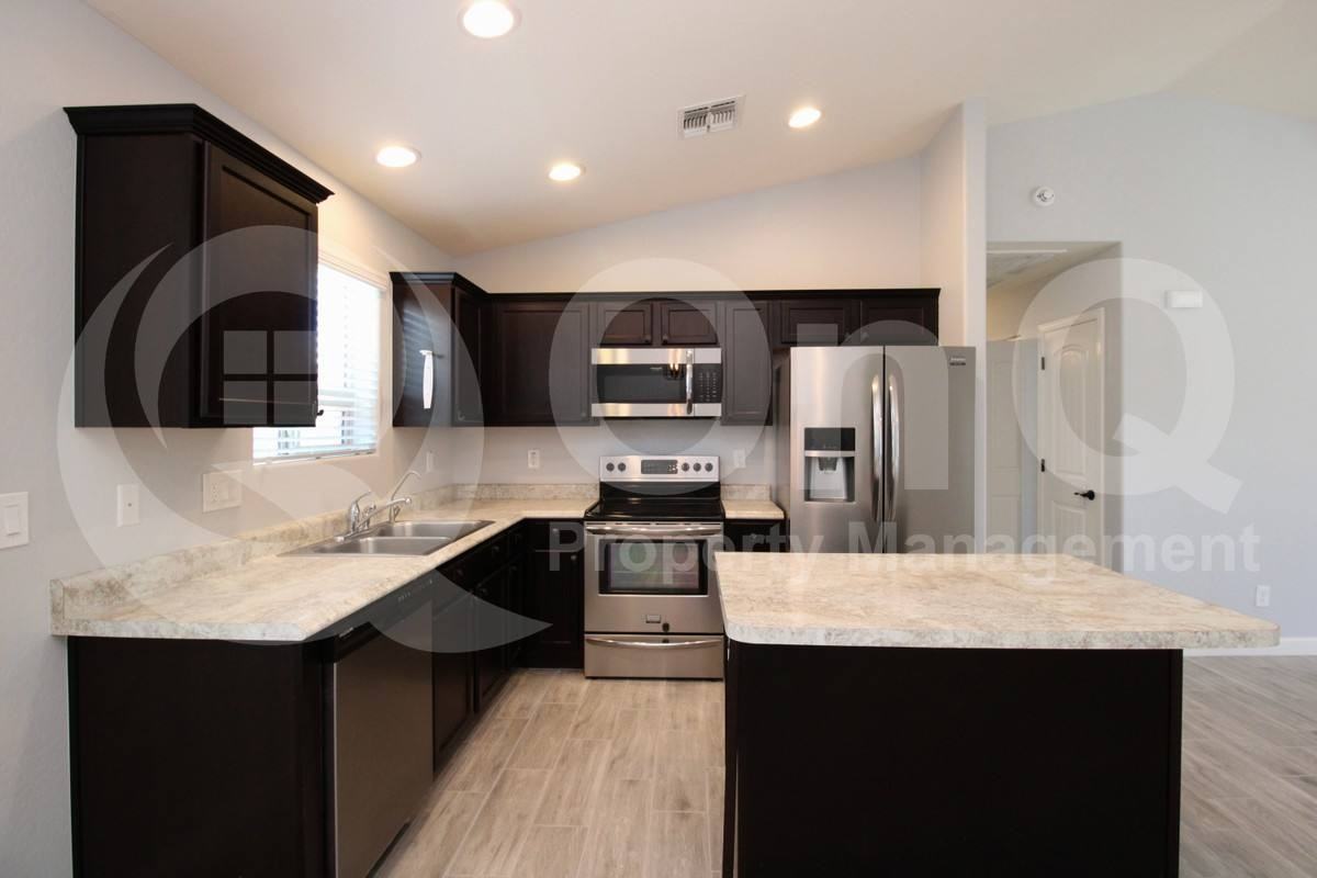 4605 E Tiger Eye Rd - Photo 3 of 10