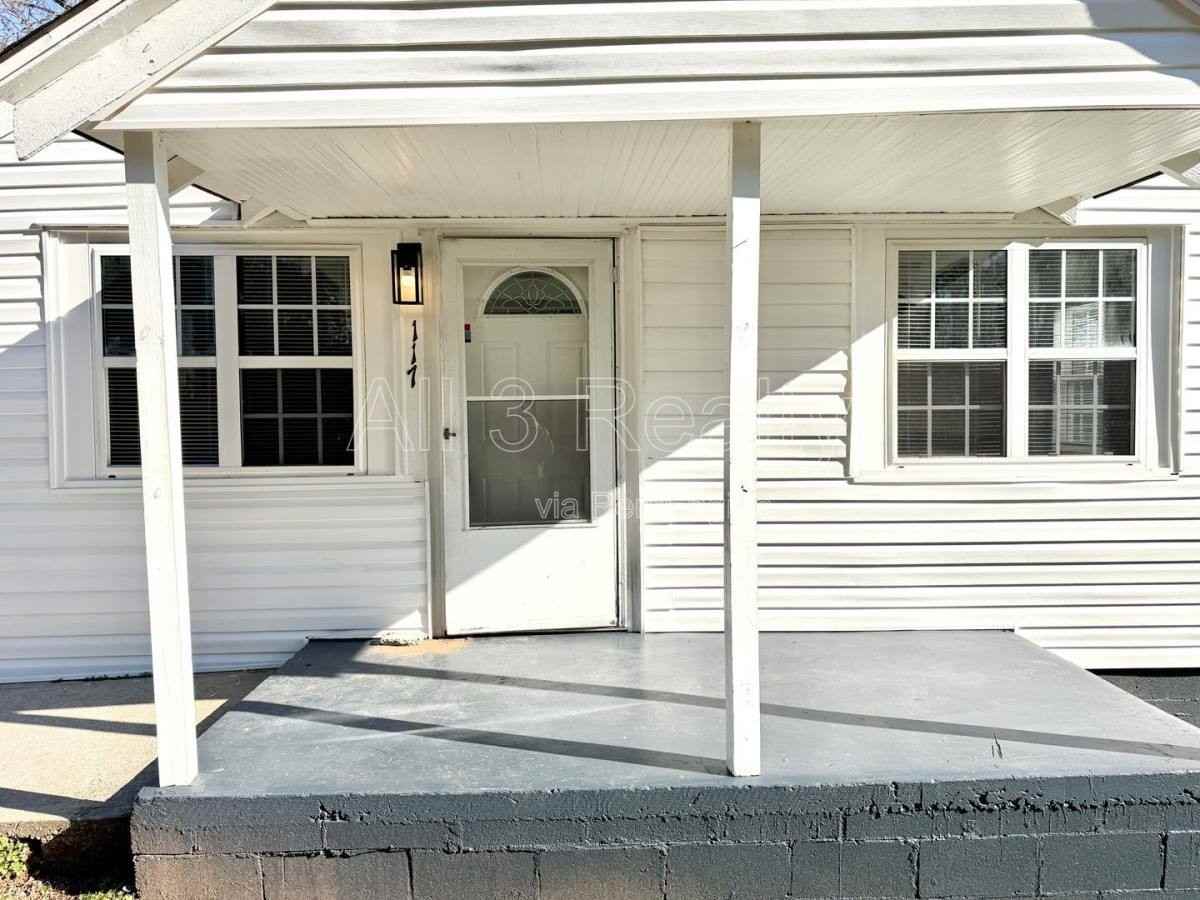 117 Clayton St - Photo 2 of 10