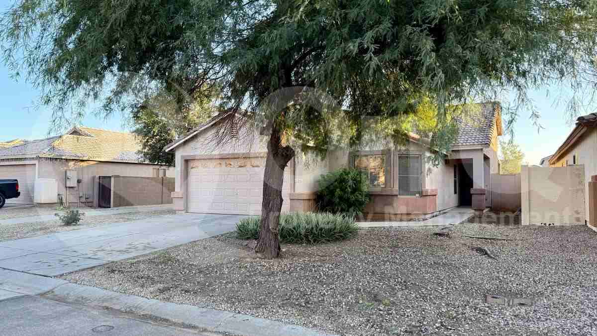 2671 E Cowboy Cove Trl - Photo 2 of 10