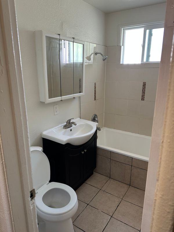 1512 W 103rd St - Photo 4 of 22