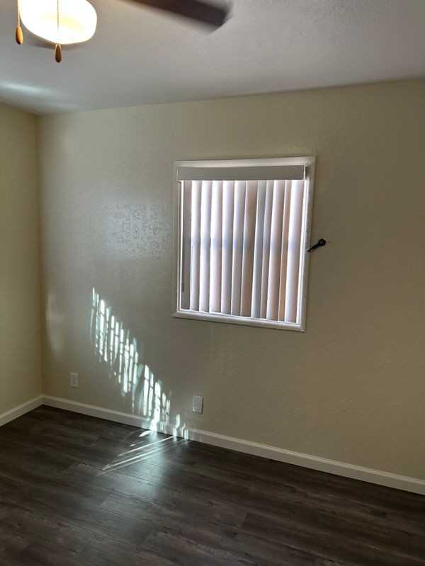 1512 W 103rd St - Photo 5 of 22