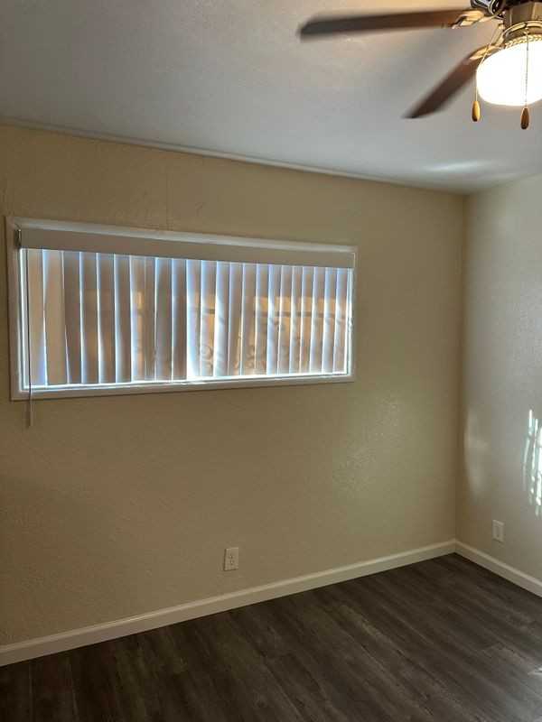 1512 W 103rd St - Photo 6 of 22