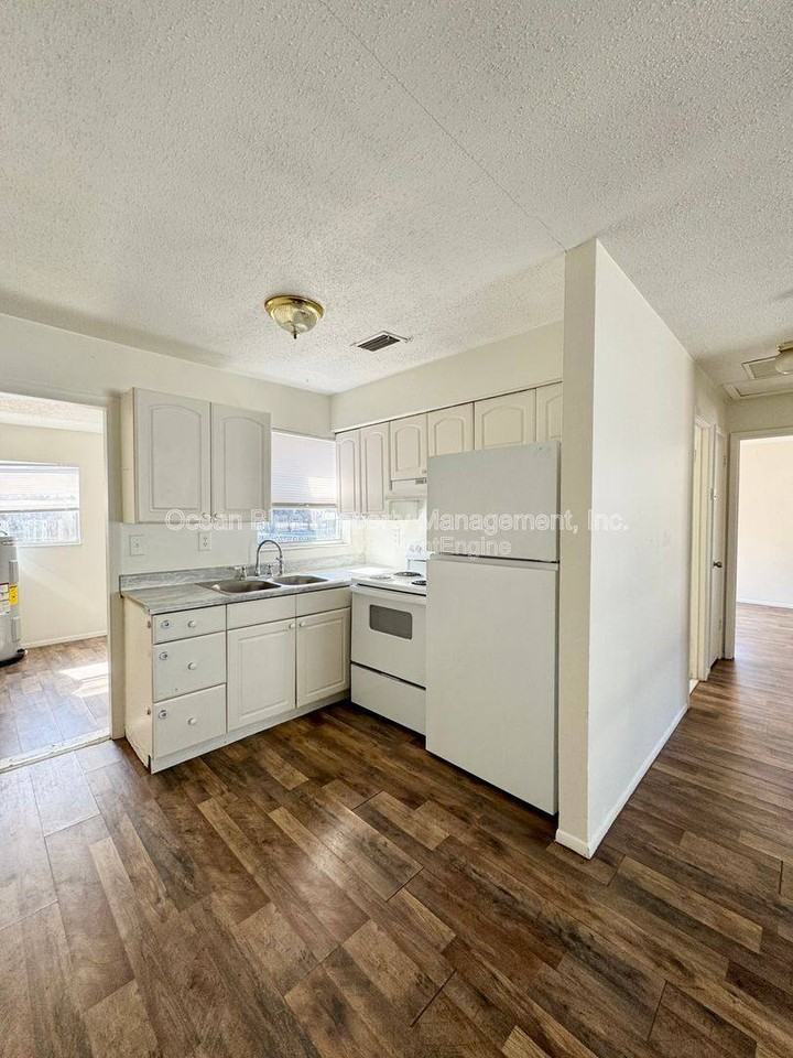 15149 Avalon Ave #A - Photo 3 of 8