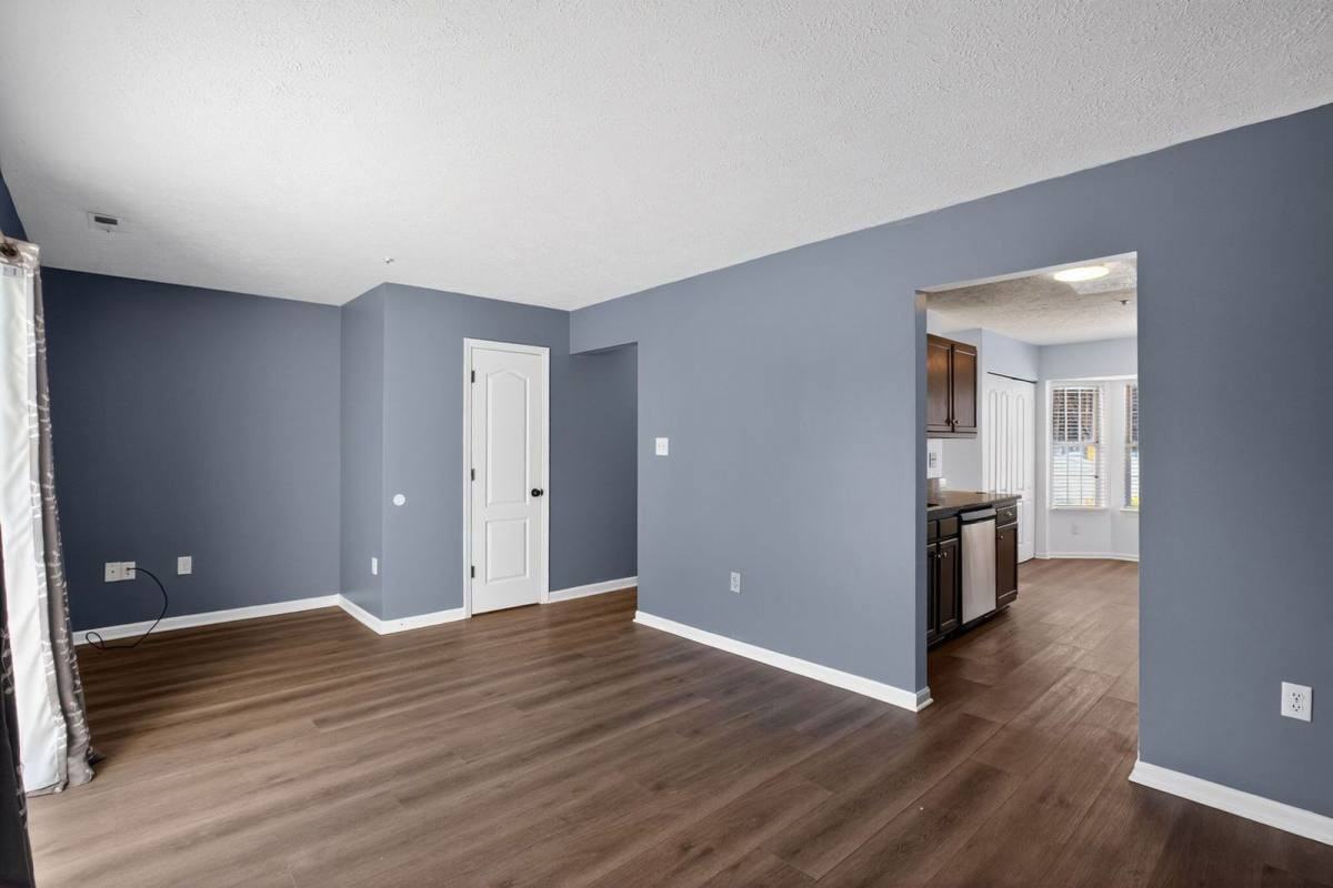 45249 Woodstown Way - Photo 3 of 10