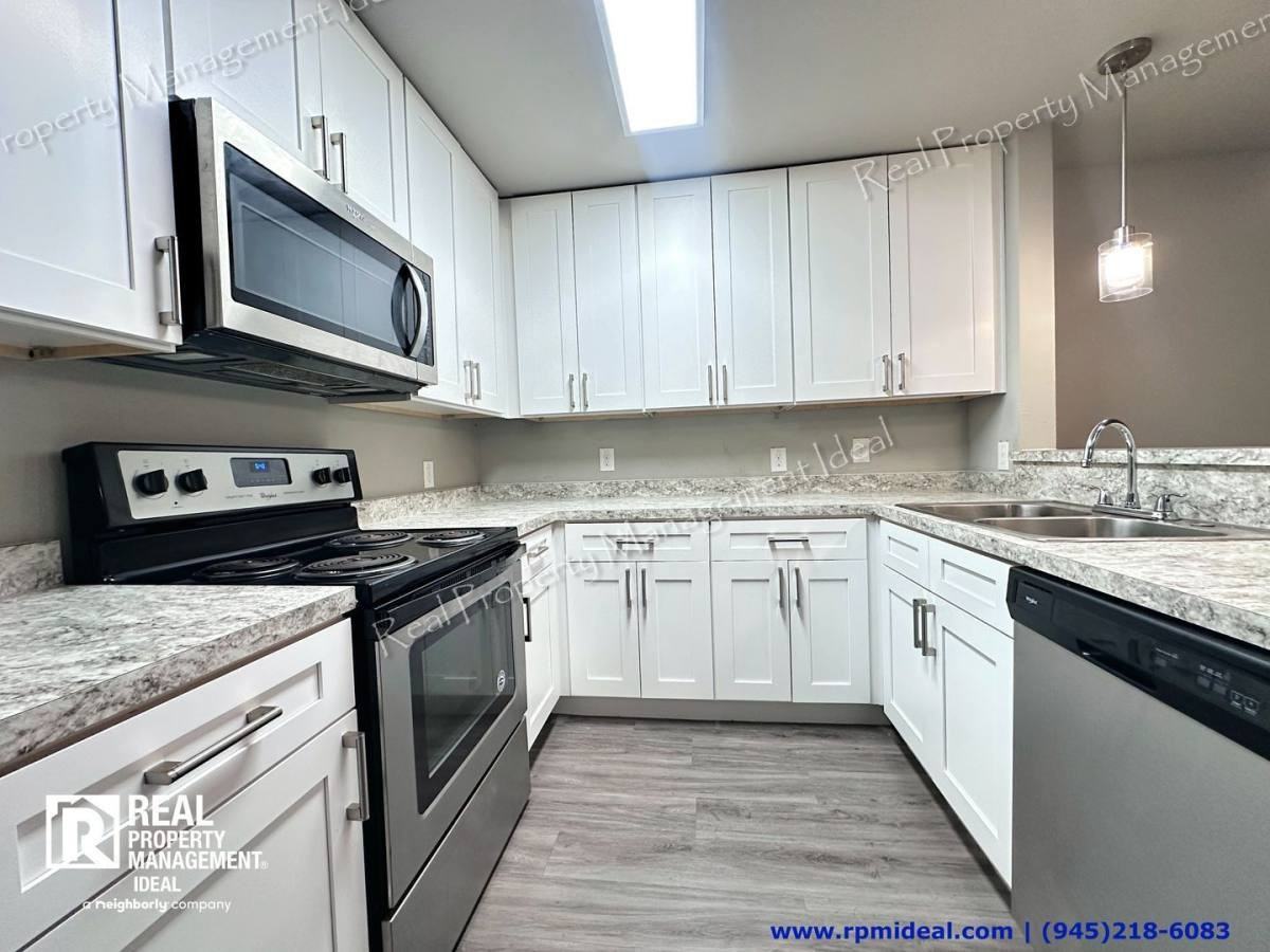 6108 Abrams Rd #512 - Photo 7 of 10