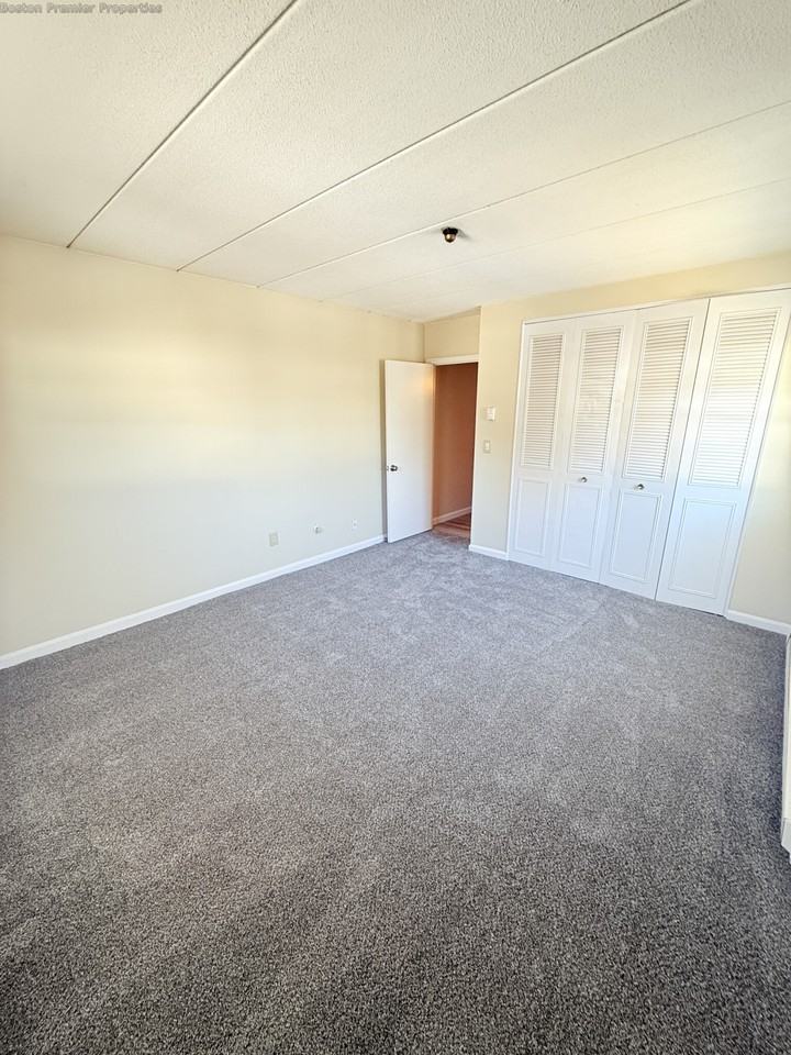 Webster St #404 - Photo 4 of 8