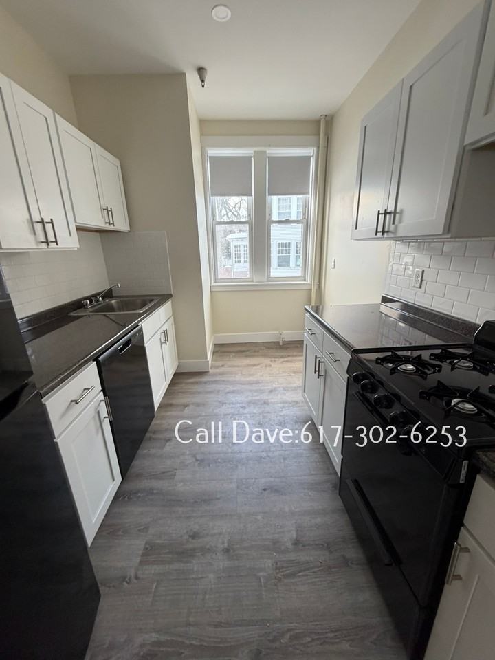 1800 Commonwealth Ave #8 - Photo 7 of 21