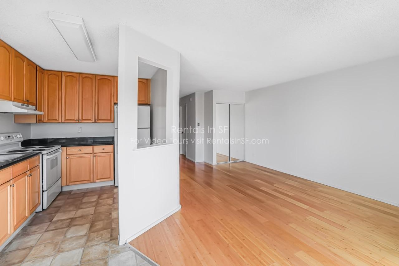 1710 19th Ave #4 - Photo 3 of 15