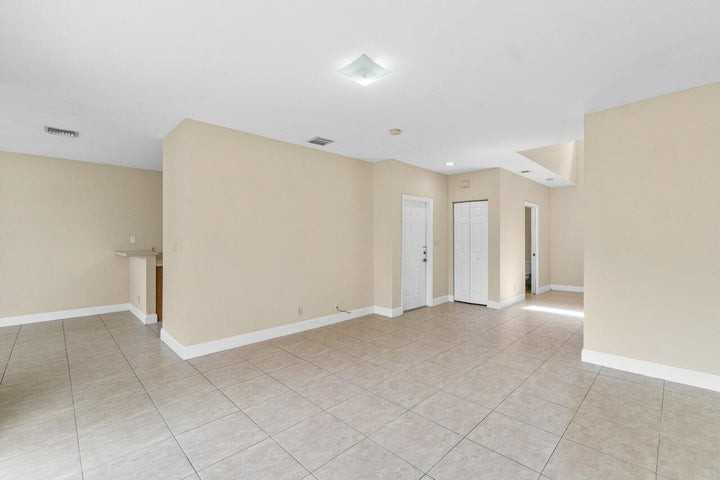 809 Talia Circle - Photo 7 of 9