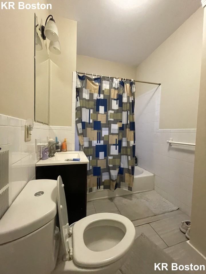 Commonwealth Ave #7 - Photo 4 of 50