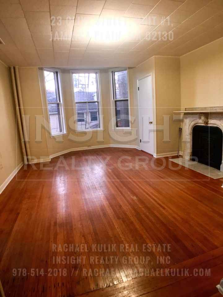 23 Clive St #1A - Photo 2 of 7