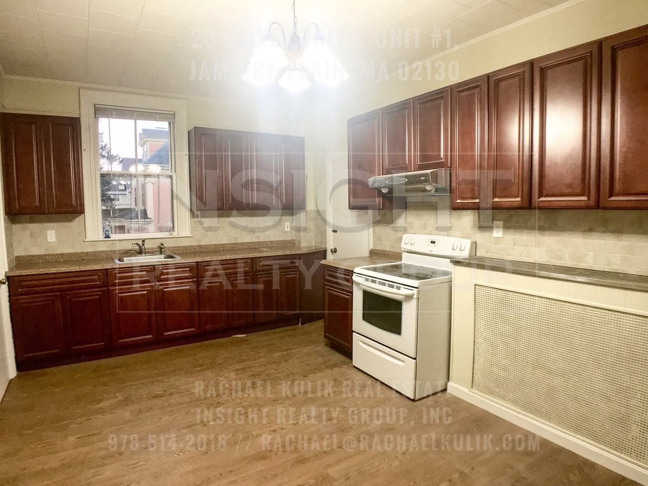 23 Clive St #1A - Photo 3 of 7