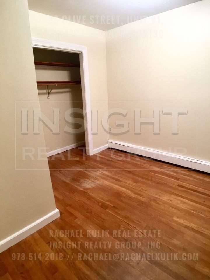 23 Clive St #1A - Photo 5 of 7