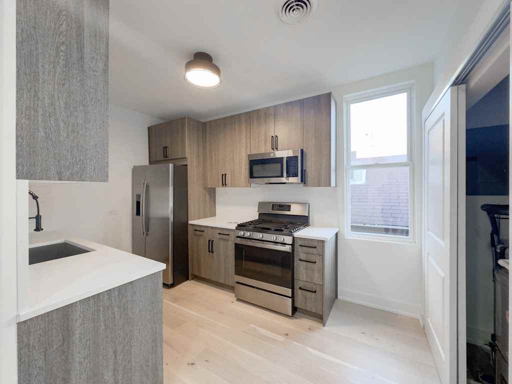 2127 N Bingham St #9Q - Photo 2 of 20