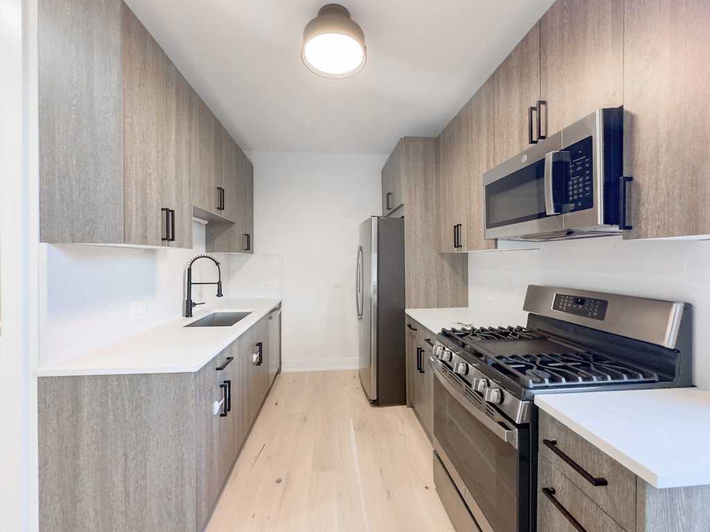 2127 N Bingham St #9Q - Photo 3 of 20