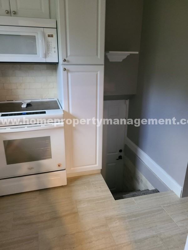 1406 Lee Ct - Photo 4 of 21