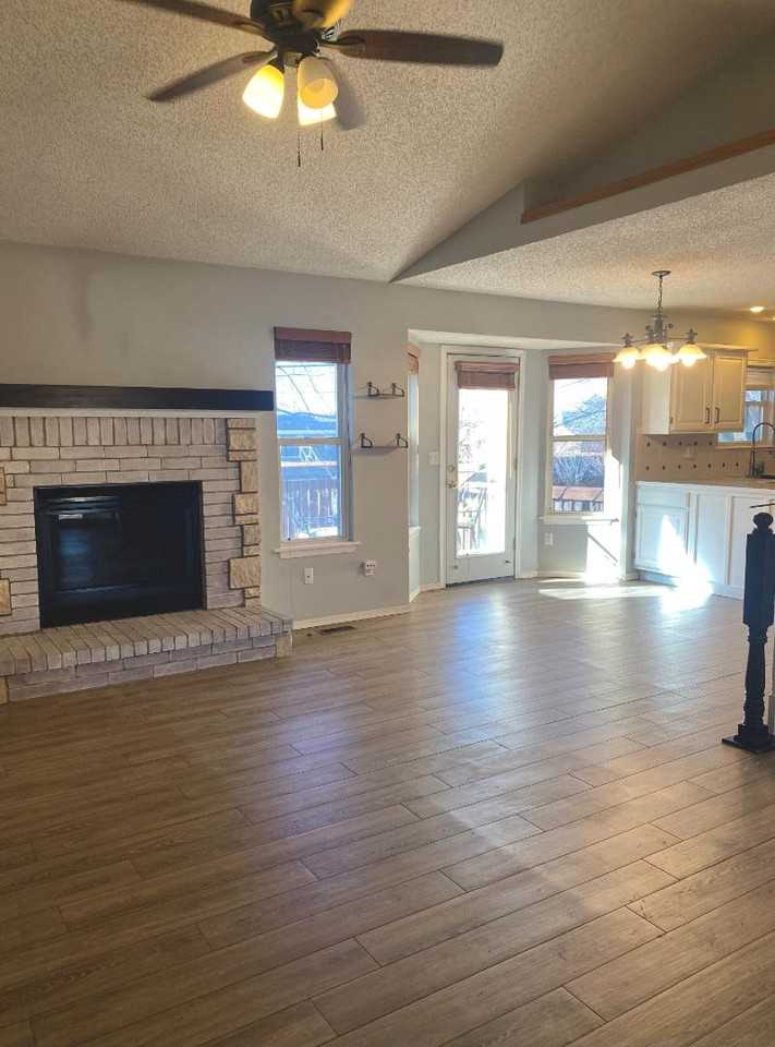 4811 E Willow Point Ct - Photo 5 of 20