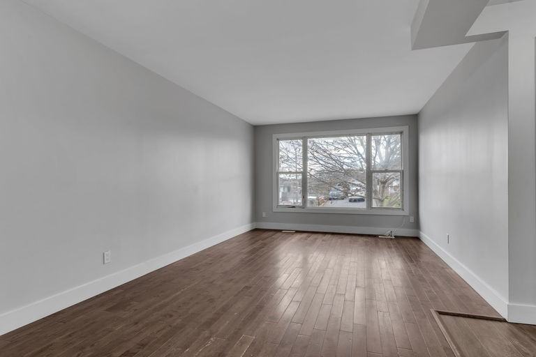 224 Mclellan Crt #1 - Photo 4 of 19