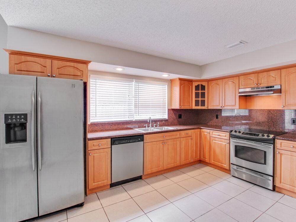 3231 Ensenada Way - Photo 4 of 14