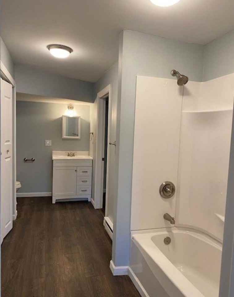 345 S Front St #4 - Photo 2 of 10