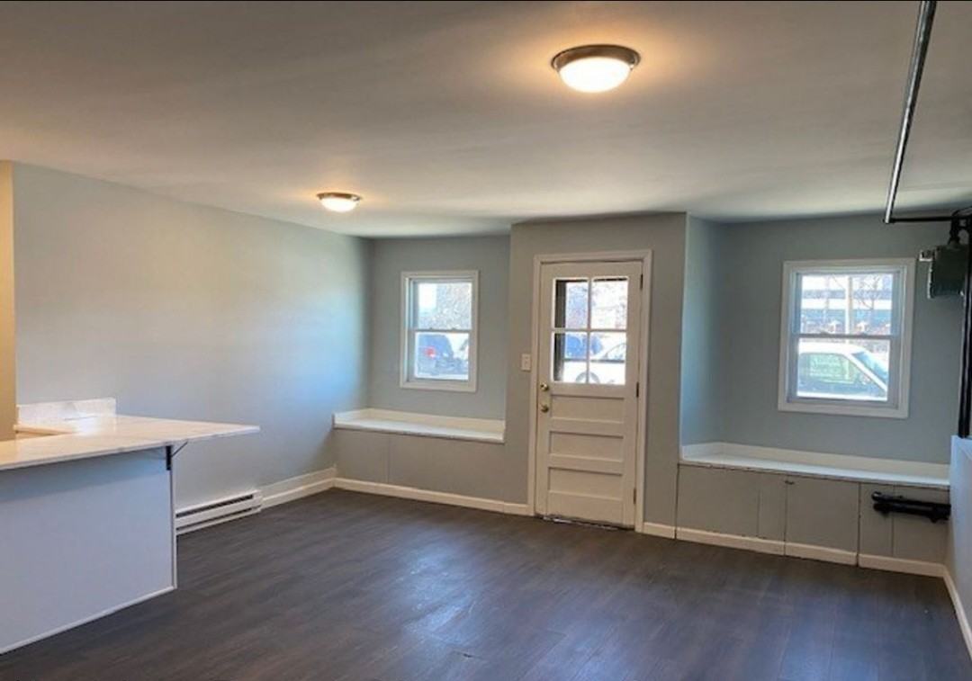 345 S Front St #4 - Photo 7 of 10