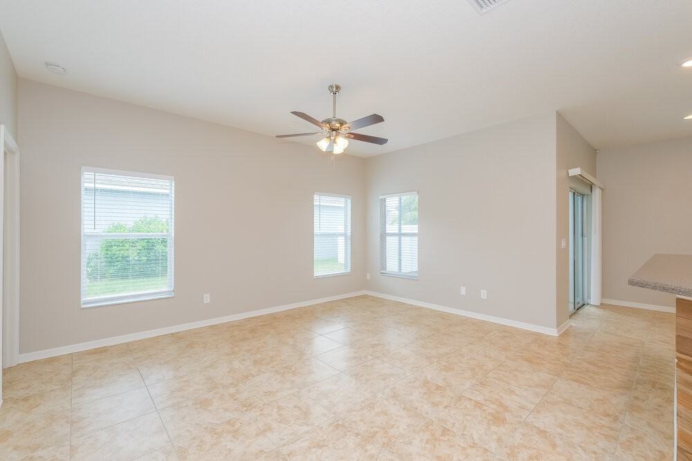 904 Parker Den Dr - Photo 3 of 16