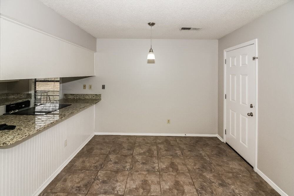 8229 Valley Ridge Trl - Photo 6 of 17