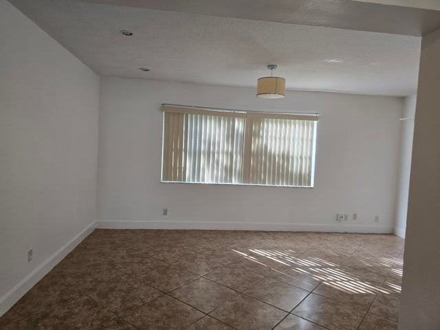 4125 Pine Branch Circle - Photo 6 of 8