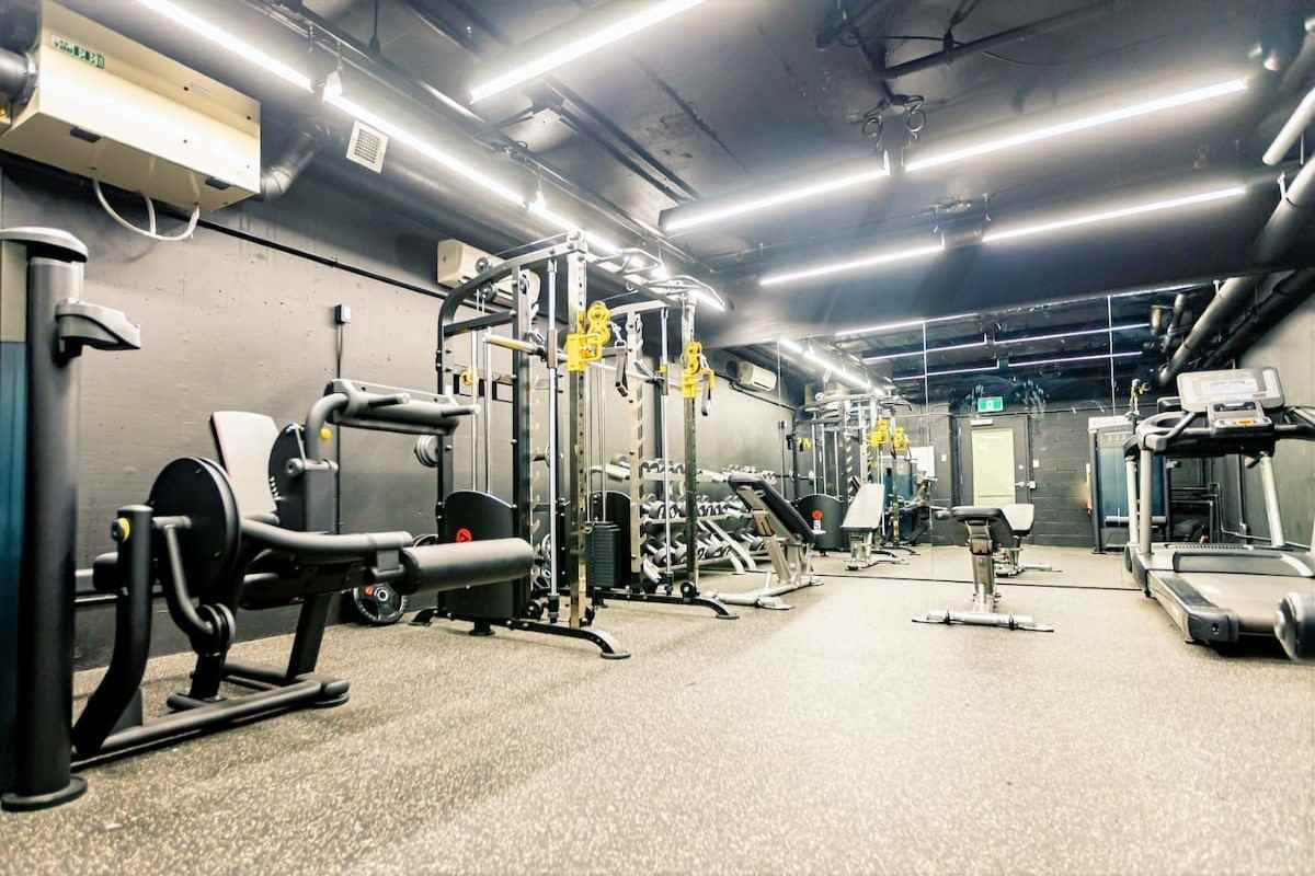 Huntley Apartments - Photo 7 of 18