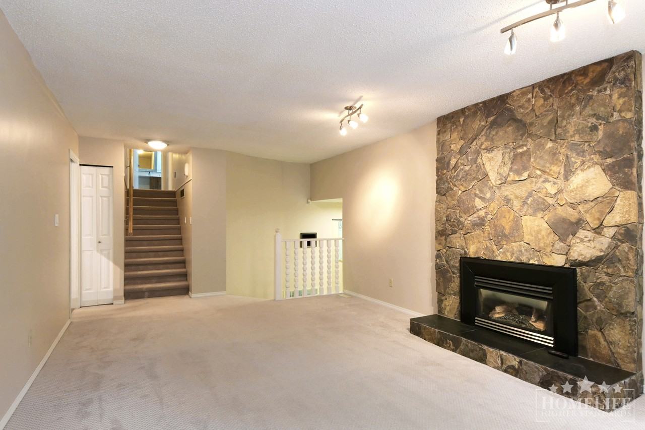 2088 180 St - Photo 4 of 23