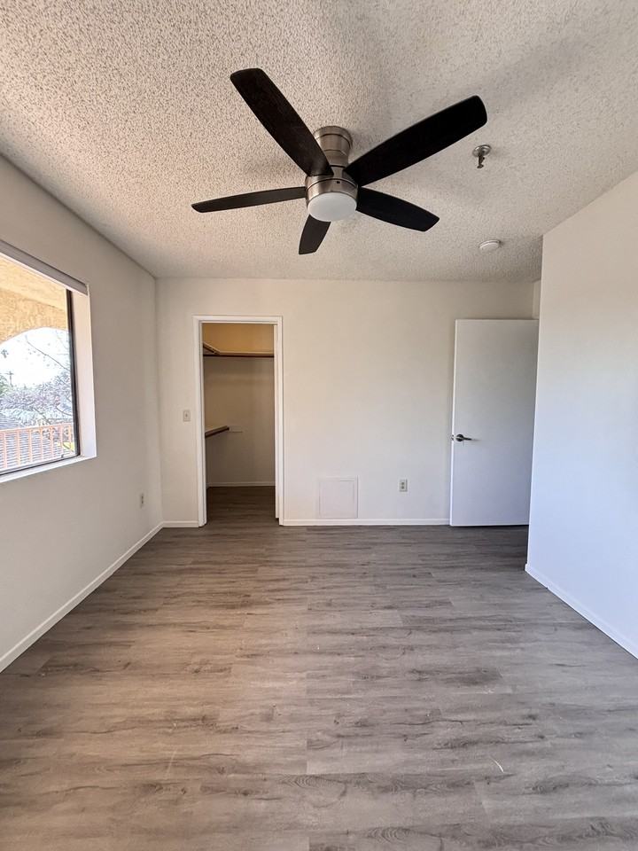 88 San Marino Avenue - Photo 3 of 36