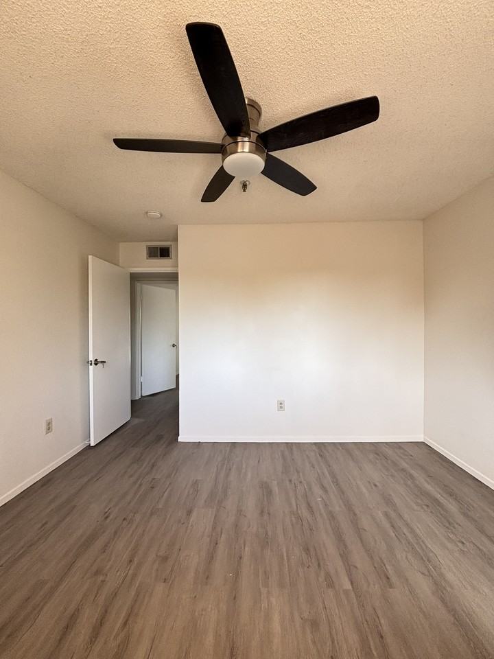 88 San Marino Avenue - Photo 4 of 36